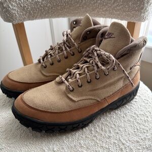 Nike ACG Rare Vintage 90's Suede Leather Tall Lace Up Hiking Boots
Outdoor Brown